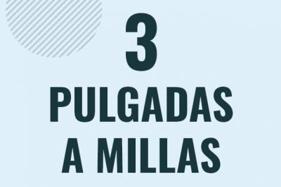 Profesor en pizarra explicando cuanto es 3 pulgadas en millas o como pasar de 3 in a mi