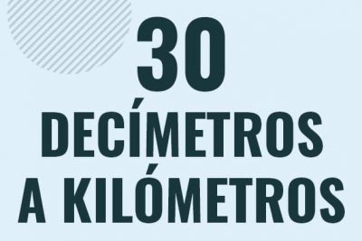 Profesor en pizarra explicando cuanto es 30 decimetros en kilometros o como pasar de 30 dm a km