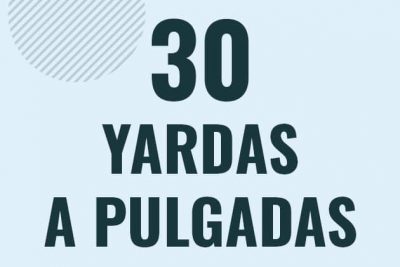 Profesor en pizarra explicando cuanto es 30 yardas en pulgadas o como pasar de 30 yd a in