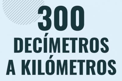 Profesor en pizarra explicando cuanto es 300 decimetros en kilometros o como pasar de 300 dm a km