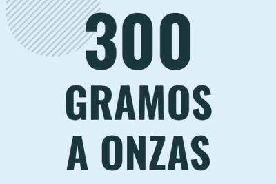 Profesor en pizarra explicando cuanto es 300 gramos en onzas o como pasar de 300 g a oz