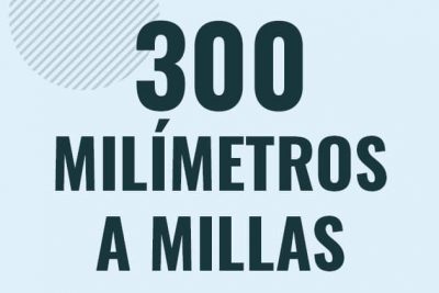 Profesor en pizarra explicando cuanto es 300 milimetros en millas o como pasar de 300 mm a mi