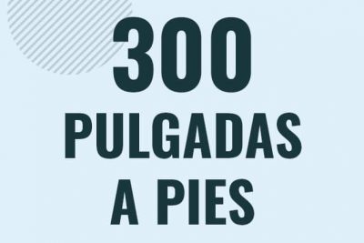 Profesor en pizarra explicando cuanto es 300 pulgadas en pies o como pasar de 300 in a ft