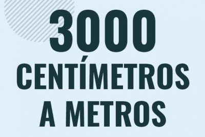 Profesor en pizarra explicando cuanto es 3000 centimetros en metros o como pasar de 3000 cm a m