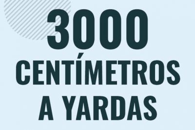 Profesor en pizarra explicando cuanto es 3000 centimetros en yardas o como pasar de 3000 cm a yd