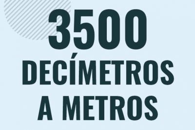 Profesor en pizarra explicando cuanto es 3500 decimetros en metros o como pasar de 3500 dm a m