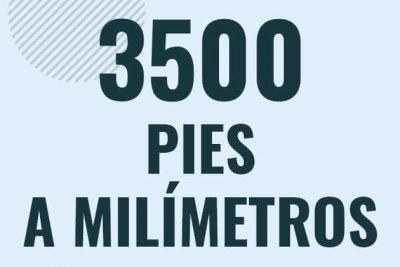 Profesor en pizarra explicando cuanto es 3500 pies en milimetros o como pasar de 3500 ft a mm