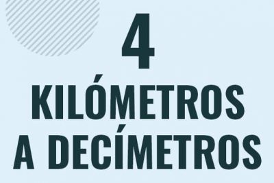 Profesor en pizarra explicando cuanto es 4 kilometros en decimetros o como pasar de 4 km a dm