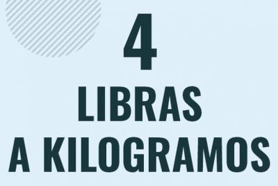 Profesor en pizarra explicando cuanto es 4 libras en kilogramos o como pasar de 4 lb a kg