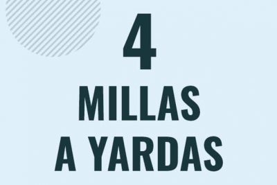 Profesor en pizarra explicando cuanto es 4 millas en yardas o como pasar de 4 mi a yd