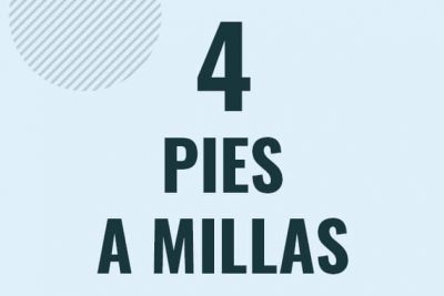 Profesor en pizarra explicando cuanto es 4 pies en millas o como pasar de 4 ft a mi