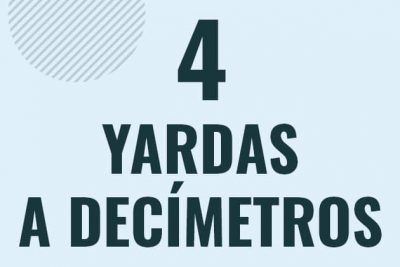 Profesor en pizarra explicando cuanto es 4 yardas en decimetros o como pasar de 4 yd a dm