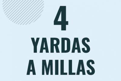 Profesor en pizarra explicando cuanto es 4 yardas en millas o como pasar de 4 yd a mi