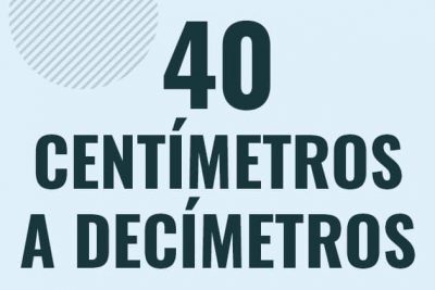 Profesor en pizarra explicando cuanto es 40 centimetros en decimetros o como pasar de 40 cm a dm