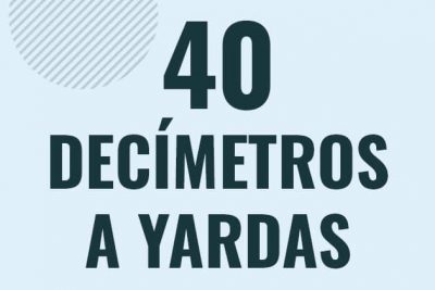 Profesor en pizarra explicando cuanto es 40 decimetros en yardas o como pasar de 40 dm a yd