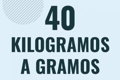 Profesor en pizarra explicando cuanto es 40 kilogramos en gramos o como pasar de 40 kg a g