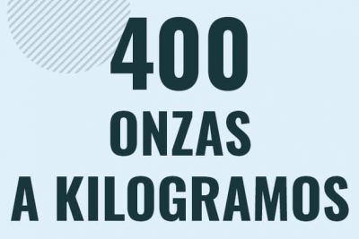 Profesor en pizarra explicando cuanto es 400 onzas en kilogramos o como pasar de 400 oz a kg