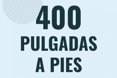 Profesor en pizarra explicando cuanto es 400 pulgadas en pies o como pasar de 400 in a ft
