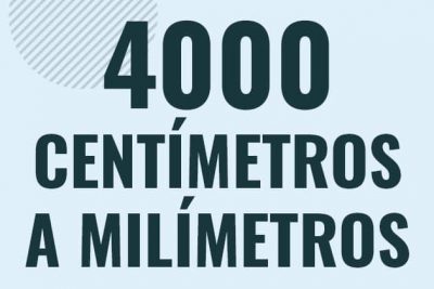 Profesor en pizarra explicando cuanto es 4000 centimetros en milimetros o como pasar de 4000 cm a mm