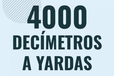 Profesor en pizarra explicando cuanto es 4000 decimetros en yardas o como pasar de 4000 dm a yd