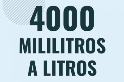 Profesor en pizarra explicando cuanto es 4000 mililitros en litros o como pasar de 4000 ml a l