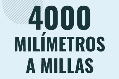 Profesor en pizarra explicando cuanto es 4000 milimetros en millas o como pasar de 4000 mm a mi