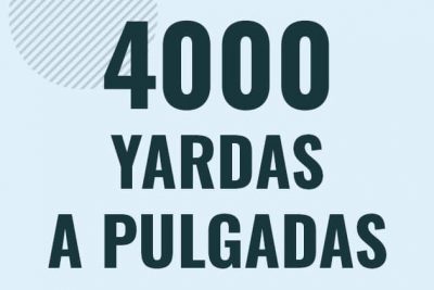 Profesor en pizarra explicando cuanto es 4000 yardas en pulgadas o como pasar de 4000 yd a in