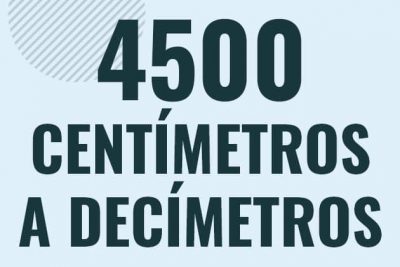 Profesor en pizarra explicando cuanto es 4500 centimetros en decimetros o como pasar de 4500 cm a dm