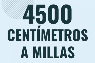 Profesor en pizarra explicando cuanto es 4500 centimetros en millas o como pasar de 4500 cm a mi