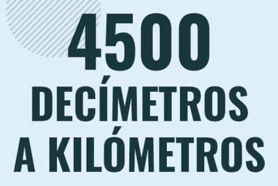 Profesor en pizarra explicando cuanto es 4500 decimetros en kilometros o como pasar de 4500 dm a km