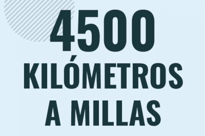 Profesor en pizarra explicando cuanto es 4500 kilometros en millas o como pasar de 4500 km a mi