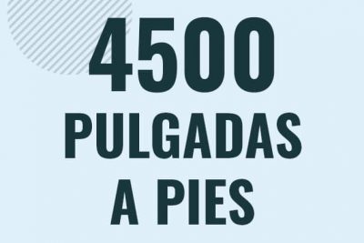 Profesor en pizarra explicando cuanto es 4500 pulgadas en pies o como pasar de 4500 in a ft