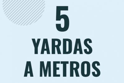 Profesor en pizarra explicando cuanto es 5 yardas en metros o como pasar de 5 yd a m
