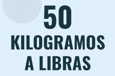 Profesor en pizarra explicando cuanto es 50 kilogramos en libras o como pasar de 50 kg a lb
