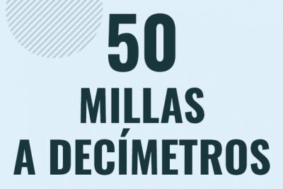 Profesor en pizarra explicando cuanto es 50 millas en decimetros o como pasar de 50 mi a dm