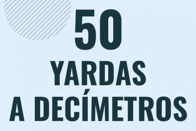 Profesor en pizarra explicando cuanto es 50 yardas en decimetros o como pasar de 50 yd a dm
