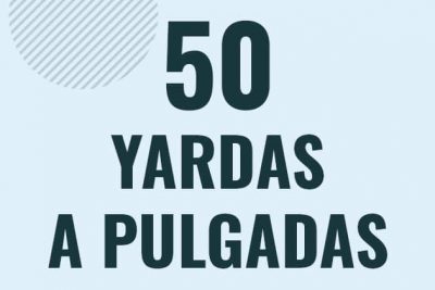 Profesor en pizarra explicando cuanto es 50 yardas en pulgadas o como pasar de 50 yd a in