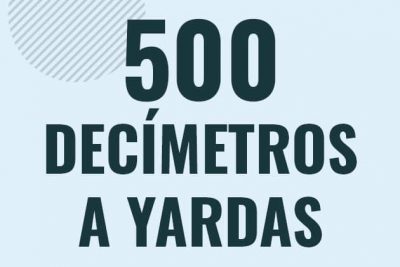 Profesor en pizarra explicando cuanto es 500 decimetros en yardas o como pasar de 500 dm a yd