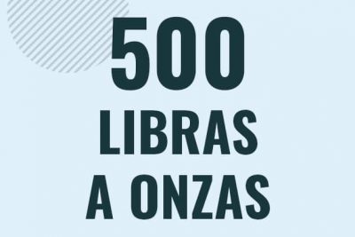 Profesor en pizarra explicando cuanto es 500 libras en onzas o como pasar de 500 lb a oz