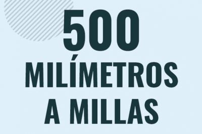 Profesor en pizarra explicando cuanto es 500 milimetros en millas o como pasar de 500 mm a mi