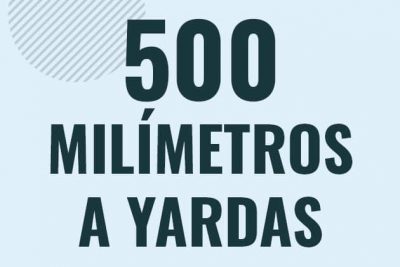 Profesor en pizarra explicando cuanto es 500 milimetros en yardas o como pasar de 500 mm a yd