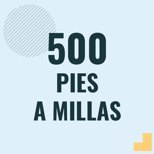 Profesor en pizarra explicando cuanto es 500 pies en millas o como pasar de 500 ft a mi