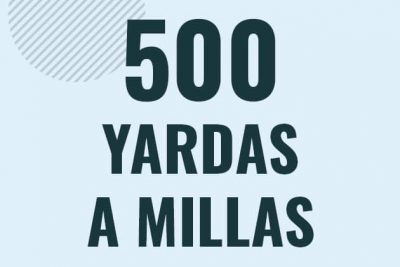 Profesor en pizarra explicando cuanto es 500 yardas en millas o como pasar de 500 yd a mi