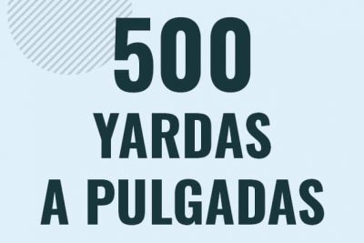 Profesor en pizarra explicando cuanto es 500 yardas en pulgadas o como pasar de 500 yd a in