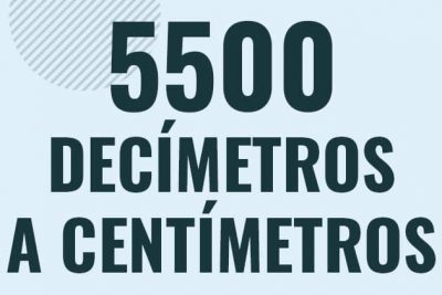 Profesor en pizarra explicando cuanto es 5500 decimetros en centimetros o como pasar de 5500 dm a cm
