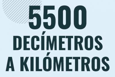 Profesor en pizarra explicando cuanto es 5500 decimetros en kilometros o como pasar de 5500 dm a km