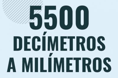 Profesor en pizarra explicando cuanto es 5500 decimetros en milimetros o como pasar de 5500 dm a mm