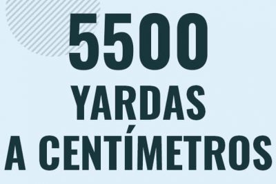 Profesor en pizarra explicando cuanto es 5500 yardas en centimetros o como pasar de 5500 yd a cm