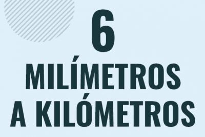 Profesor en pizarra explicando cuanto es 6 milimetros en kilometros o como pasar de 6 mm a km