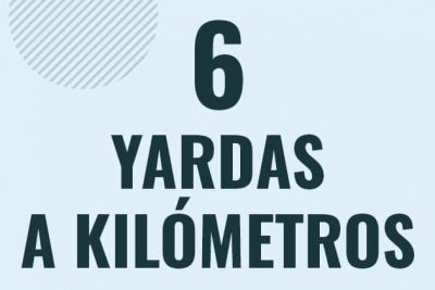 Profesor en pizarra explicando cuanto es 6 yardas en kilometros o como pasar de 6 yd a km